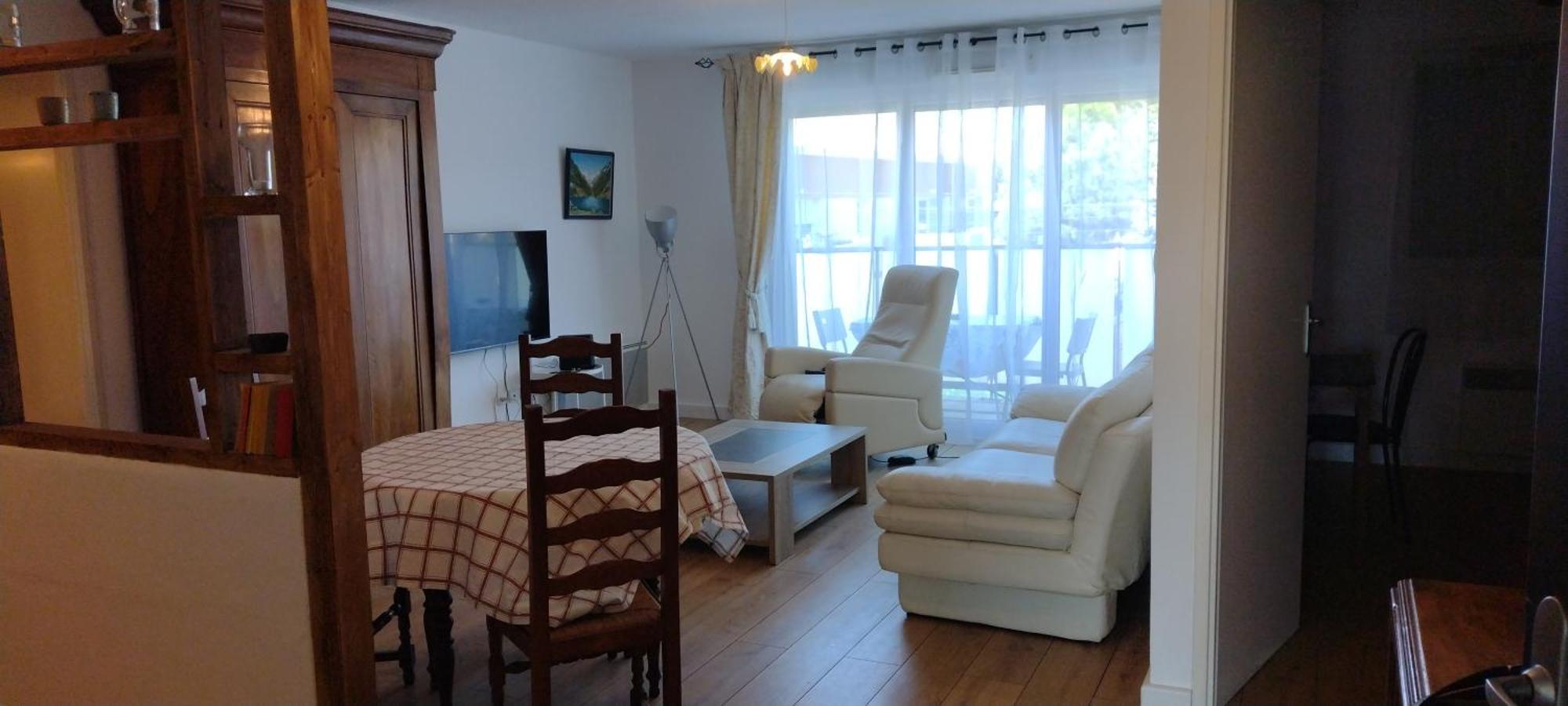 Cadaujact3 Apartment